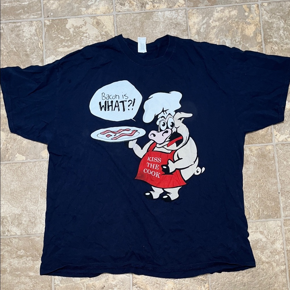 **Last chance** Gildan Navy  Blue Graphic Tee - Short Sleeve
